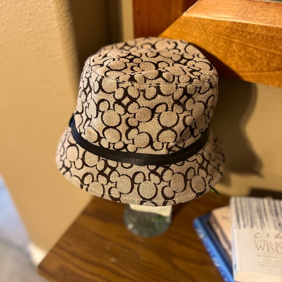 Disney Accessories - 💕🌼 NWOT Disney Bucket Hat Mickey ears